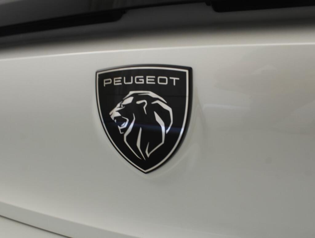 Peugeot 308 GT 1.6 PLUG-IN HYBRID 180CV 5P EAT8 21