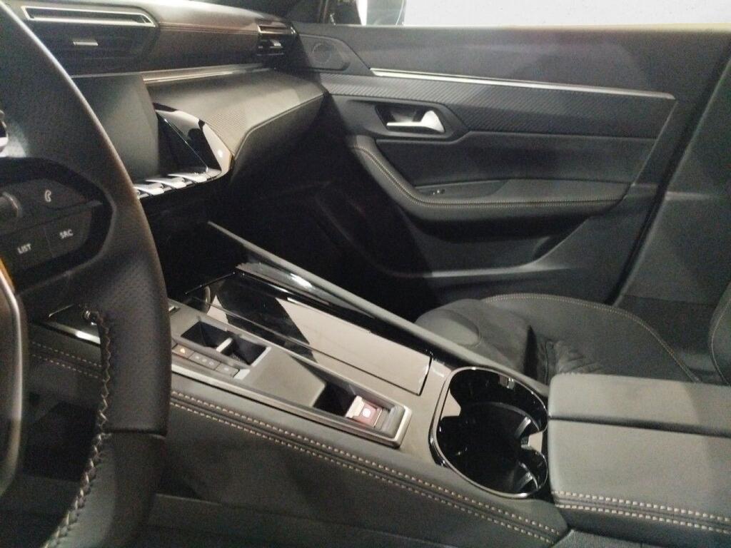 Peugeot 508 SW GT PLUG-IN 1.6 HYBRID 225 CV E-EAT8 5P 8
