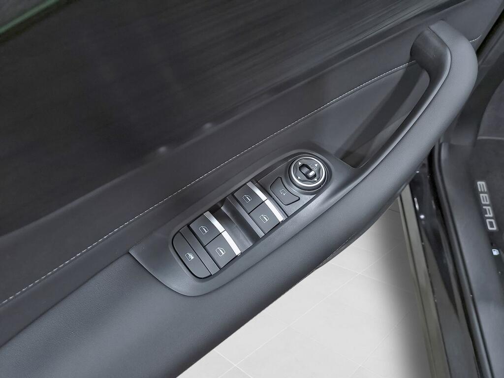 Ebro S400 1.5 DHE HEV Excellence CVT 11