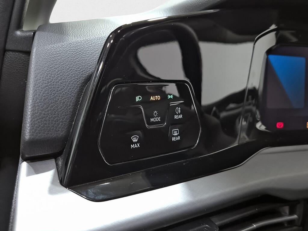 Volkswagen Golf Life 1.5 TSI 110kW (150CV) 12