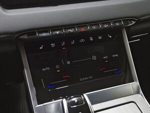 Ebro S400 1.5 DHE HEV Excellence CVT 32
