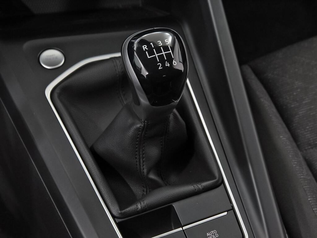 Volkswagen Golf Life 1.5 TSI 96kW (130CV) 32
