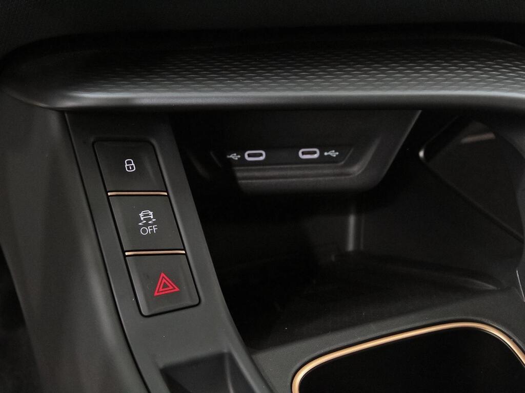 Cupra Terramar 1.5 TSI e-Hybrid 200kW (272 CV) VZ DSG 34