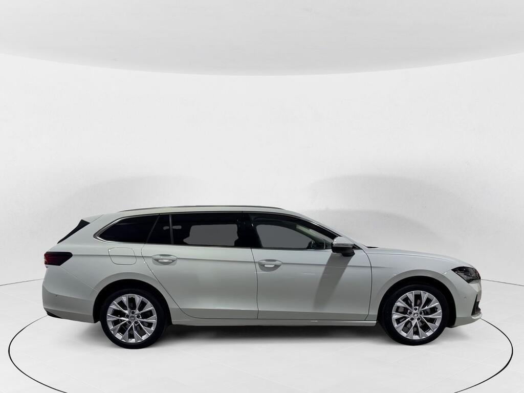 Skoda Superb Combi 1.5 TSI m-HEV 110kW DSG Selection 3