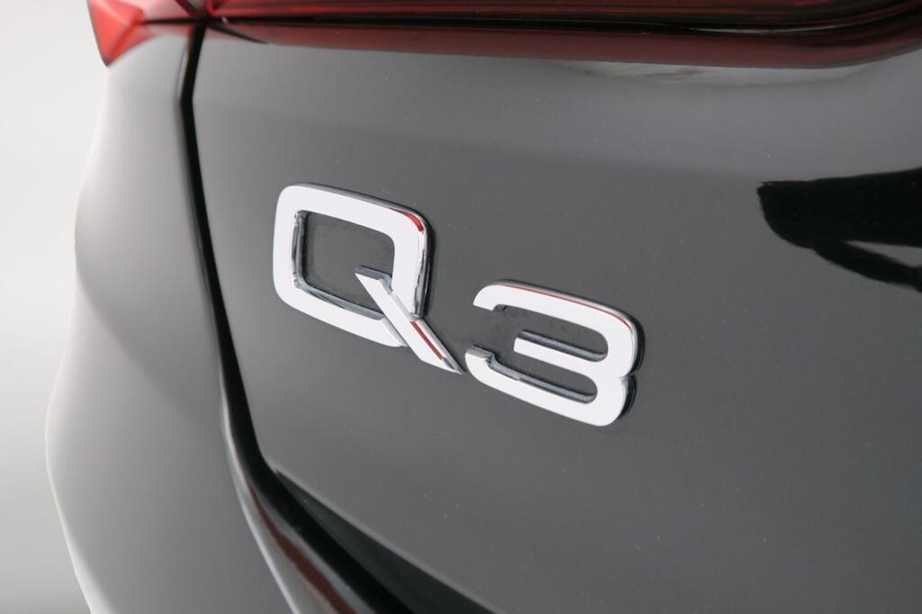 Audi Q3 Sportback Black line 35 TDI 110kW (150CV) S tronic 26