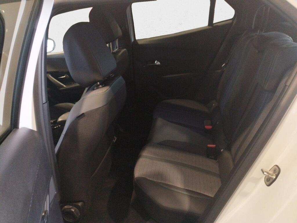 Peugeot 2008 Eléctrico Allure Pack (100kW) 14