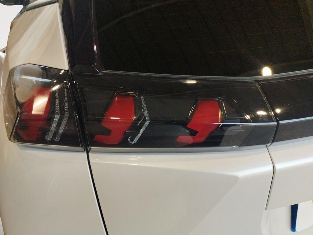Peugeot 2008 Eléctrico Allure Pack (100kW) 17