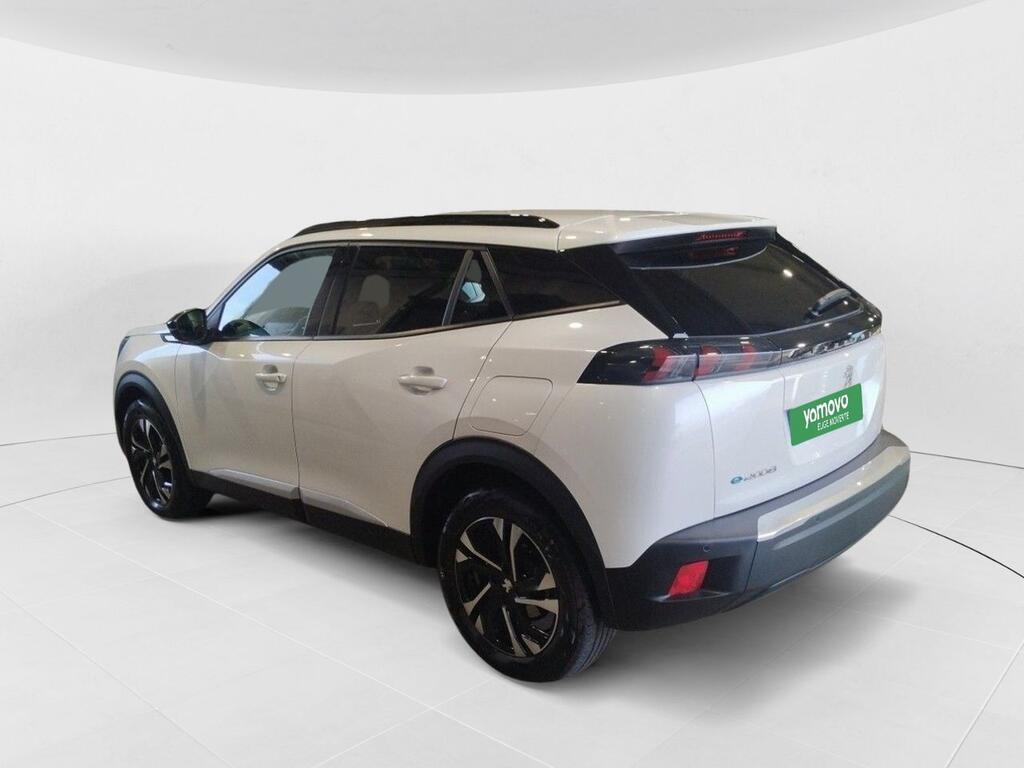 Peugeot 2008 Eléctrico Allure Pack (100kW) 4