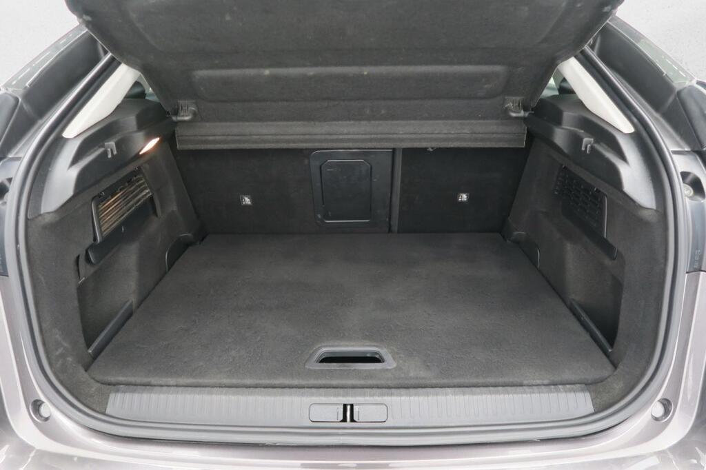 Citroën C4 PureTech 130 S&S 6v Shine 8