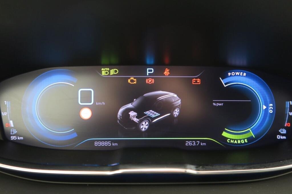 Peugeot 3008 Hybrid 225 e-EAT8 GT Pack 18