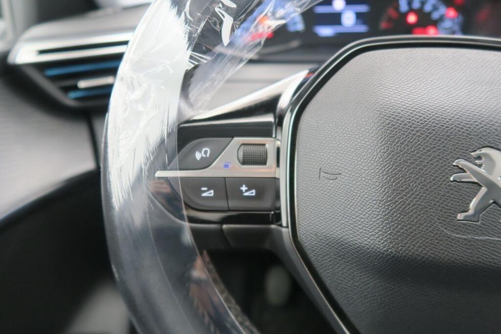 Peugeot 208 PureTech 73kW (100CV) Allure Segunda mano
