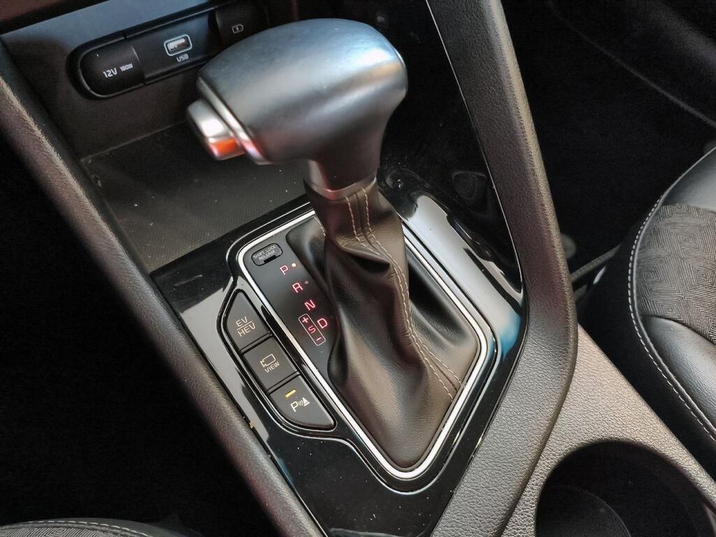 Kia Niro 1.6 GDi PHEV 104kW (141CV) Drive 22