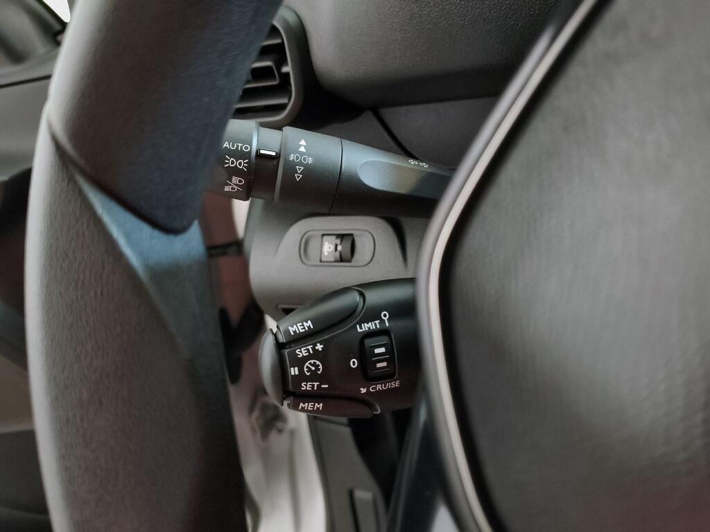 Peugeot Rifter 1.5 BLUEHDI 100 ACTIVE PACK BUSIN. STD 5P Segunda mano