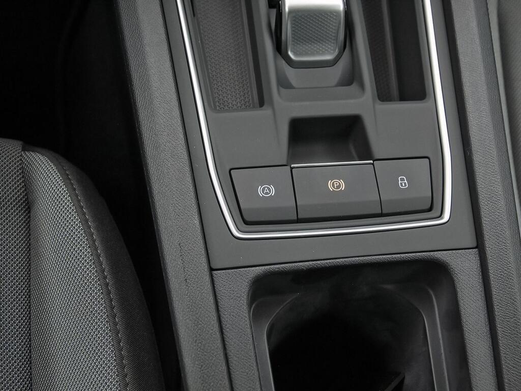 Seat Leon 2.0 TDI 110kW DSG-7 Style XL 11