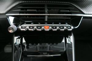Peugeot 208 PureTech 73kW (100CV) EAT8 Allure Pack 13