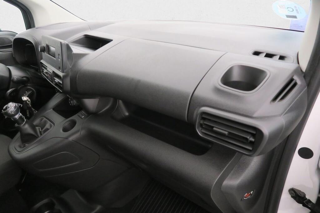 Toyota Proace City FG 1.5D 102 CV MWB 4P 15