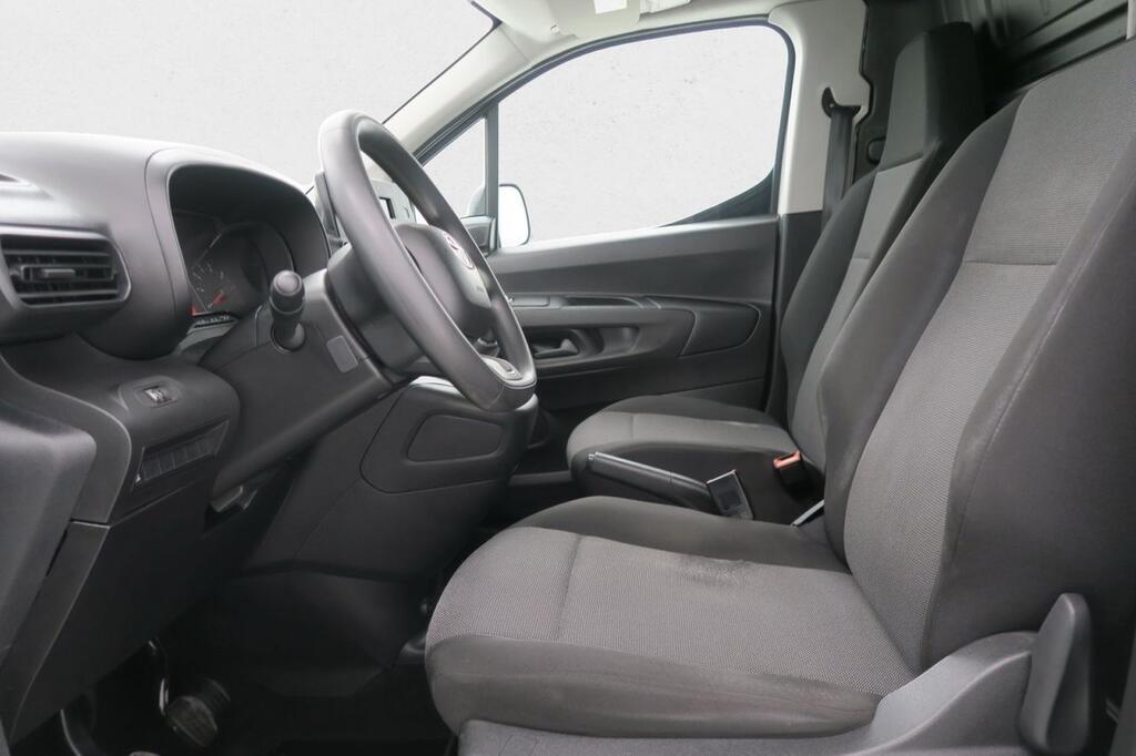 Toyota Proace City FG GX 1.5D 131 CV SWB 4P 6