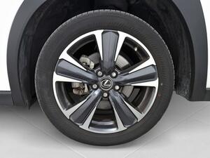 Lexus UX 2.0 250h Premium 10
