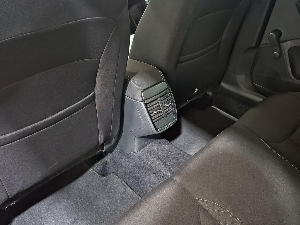 Skoda Kamiq 1.0 TSI 70kW (95CV) Emotion 32