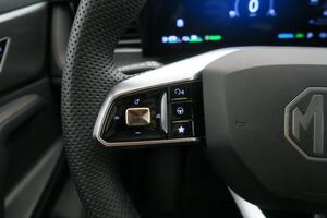 MG HS LUXURY 1.5 PHEV 272 CV 5P 11