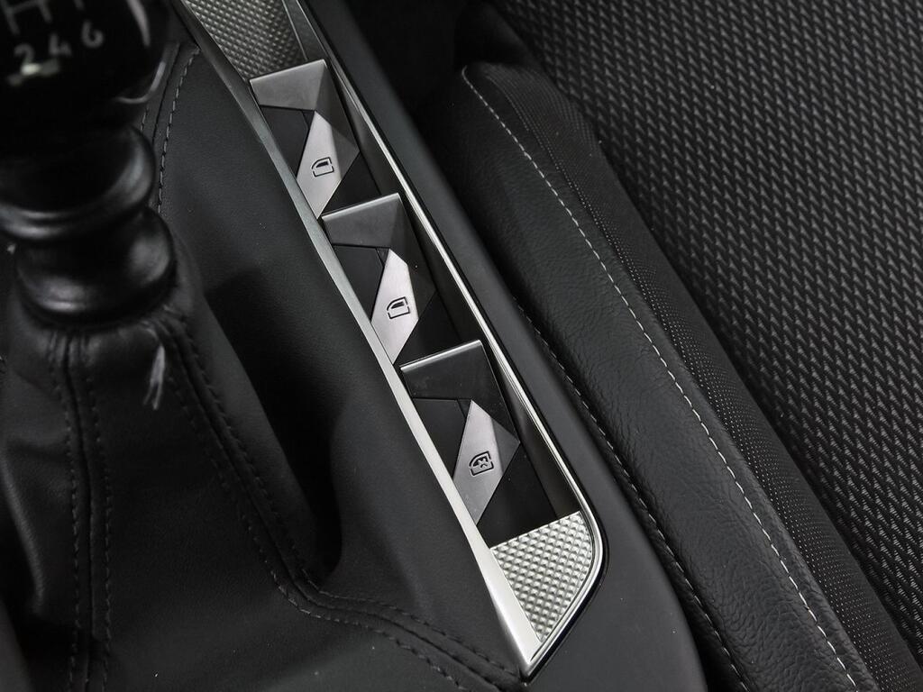 DS DS 3 PureTech 74kW (100CV) Bastille 34