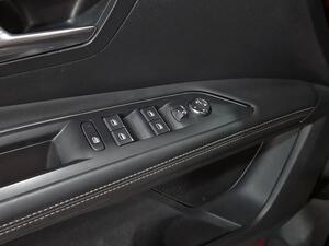 Peugeot 3008 1.2 PureTech 96KW S&S GT EAT8 11