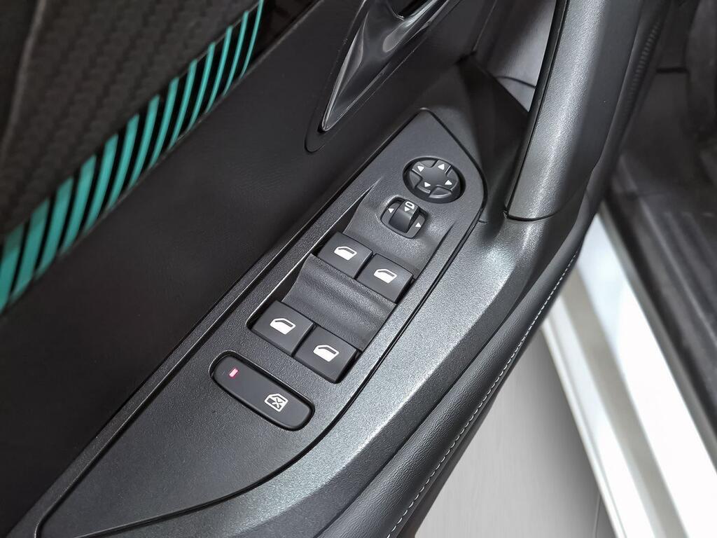 Peugeot 2008 Allure Pack BlueHDI 130 S&S EAT8 11
