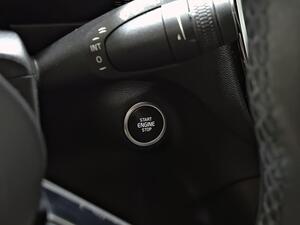 Volvo XC40 2.0 B3 G R-Design Auto 16