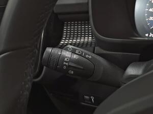 Volvo XC40 2.0 B3 G R-Design Auto 14