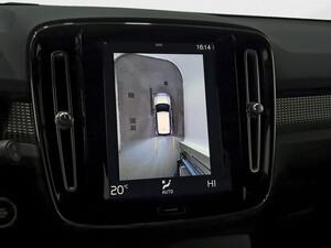 Volvo XC40 2.0 B3 G R-Design Auto 23