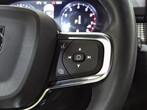 Volvo XC40 2.0 B3 G R-Design Auto 18