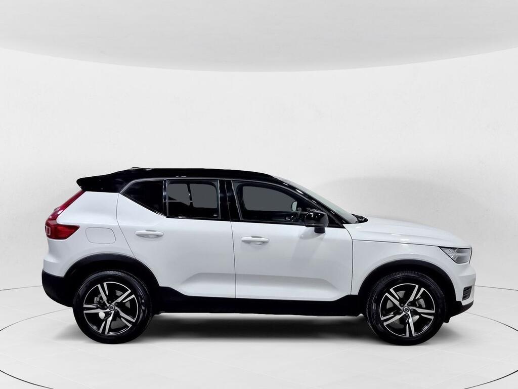 Volvo XC40 2.0 B3 G R-Design Auto 3