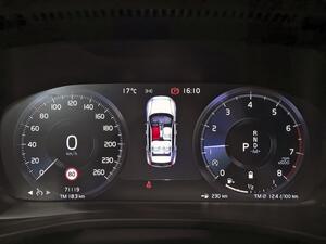 Volvo XC40 2.0 B3 G R-Design Auto 13