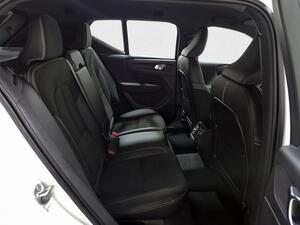 Volvo XC40 2.0 B3 G R-Design Auto 8