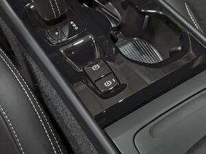 Volvo XC40 2.0 B3 G R-Design Auto 26