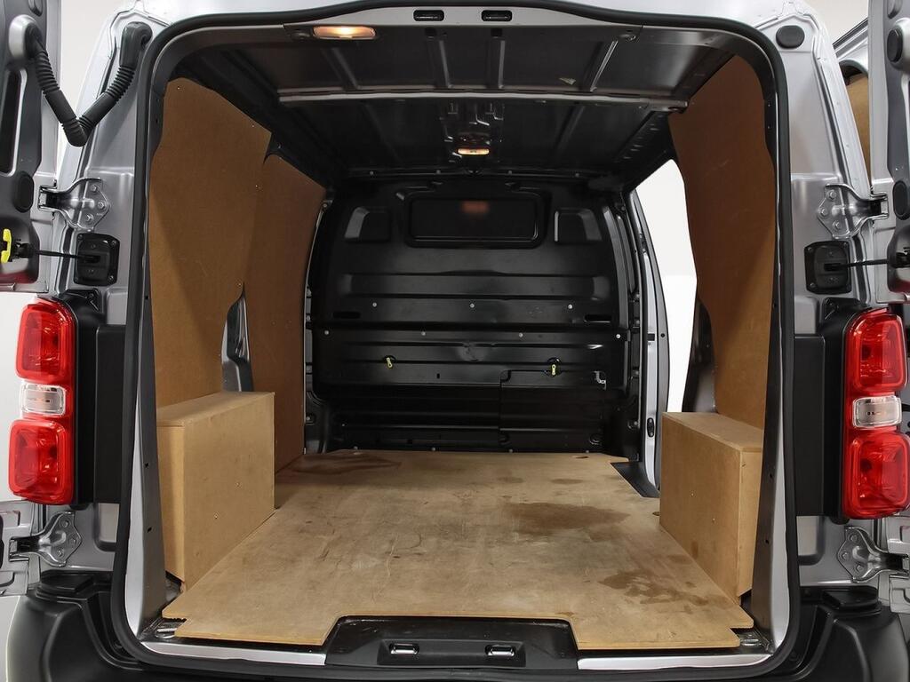 Opel Vivaro FG 1.5 BLUEHDI 120 4P 11