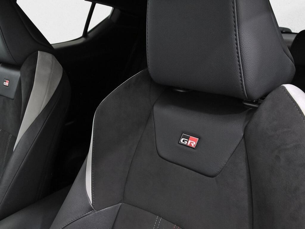 Toyota C-HR 2.0 180H GR Sport 35