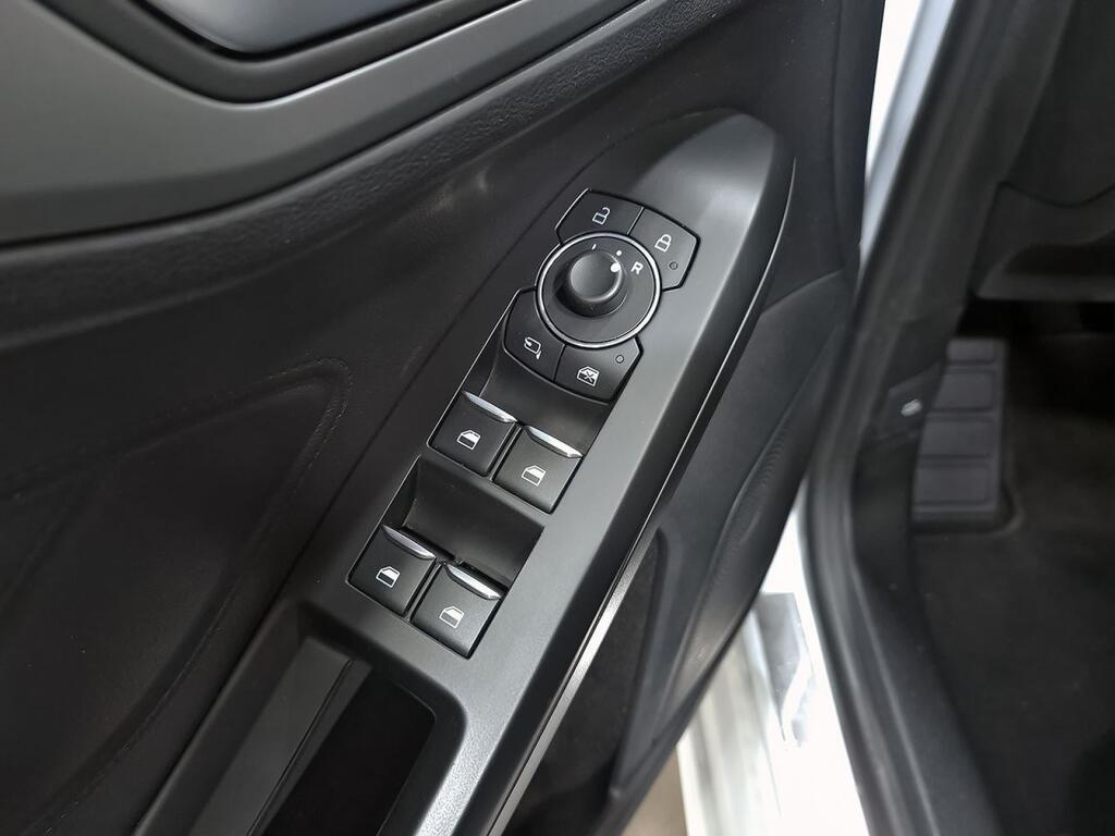 Ford Focus 1.0 Ecoboost MHEV 92kW ST-Line 11