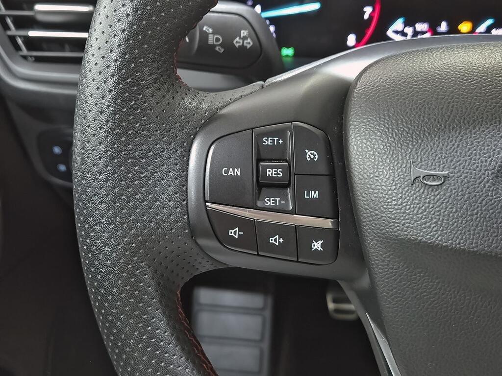 Ford Focus 1.0 Ecoboost MHEV 92kW ST-Line 17
