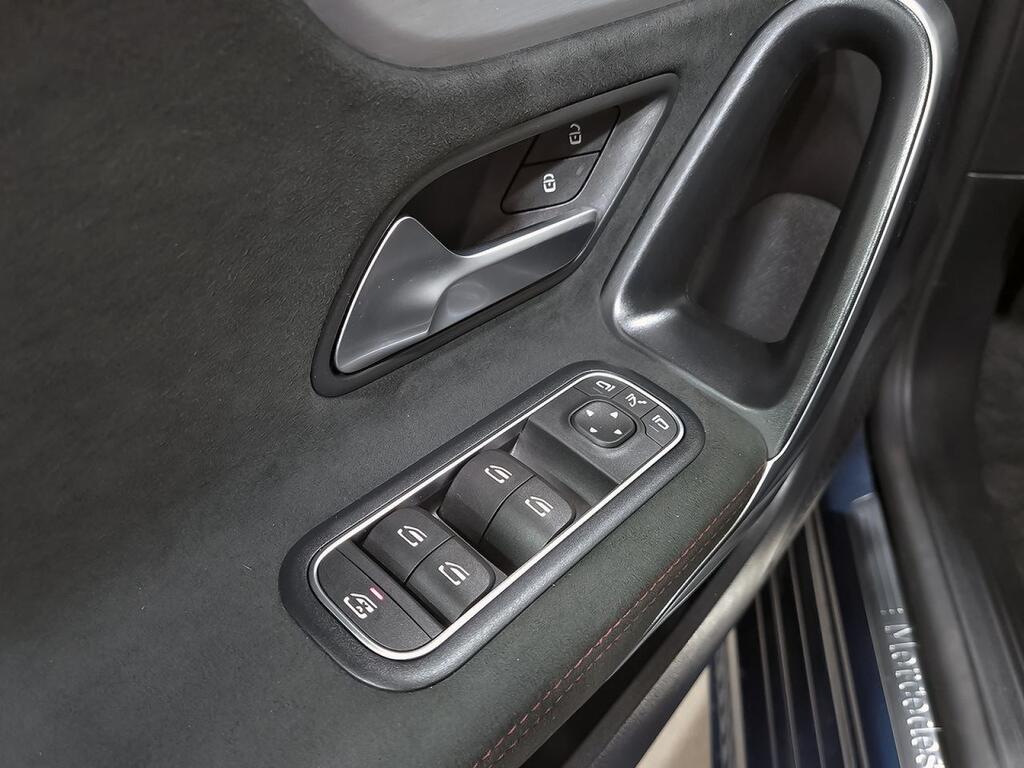 Mercedes CLA CLA 200 11