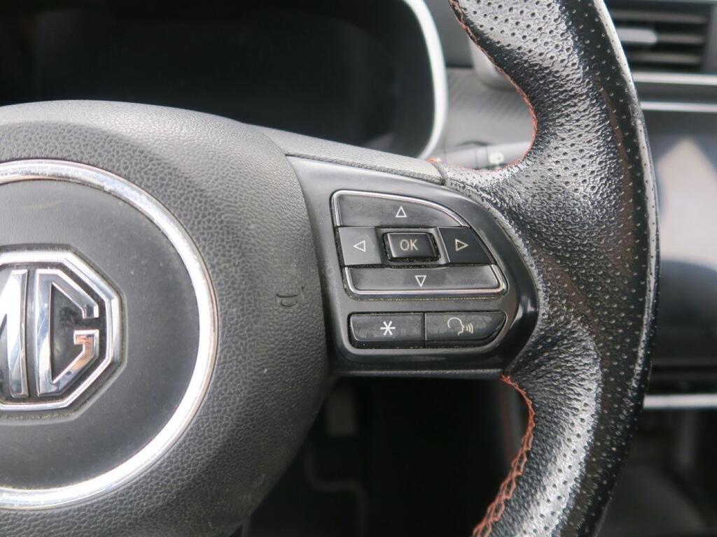 MG ZS LUXURY 1.0T 111 CV 5P Segunda mano