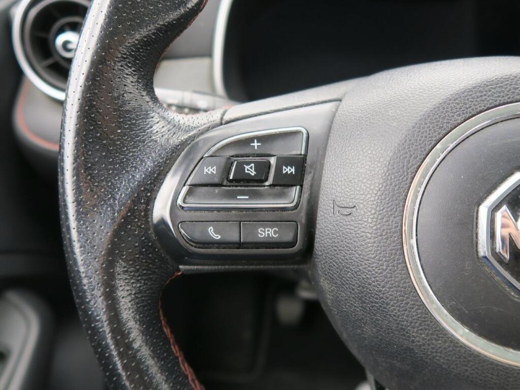 MG ZS LUXURY 1.0T 111 CV 5P Segunda mano