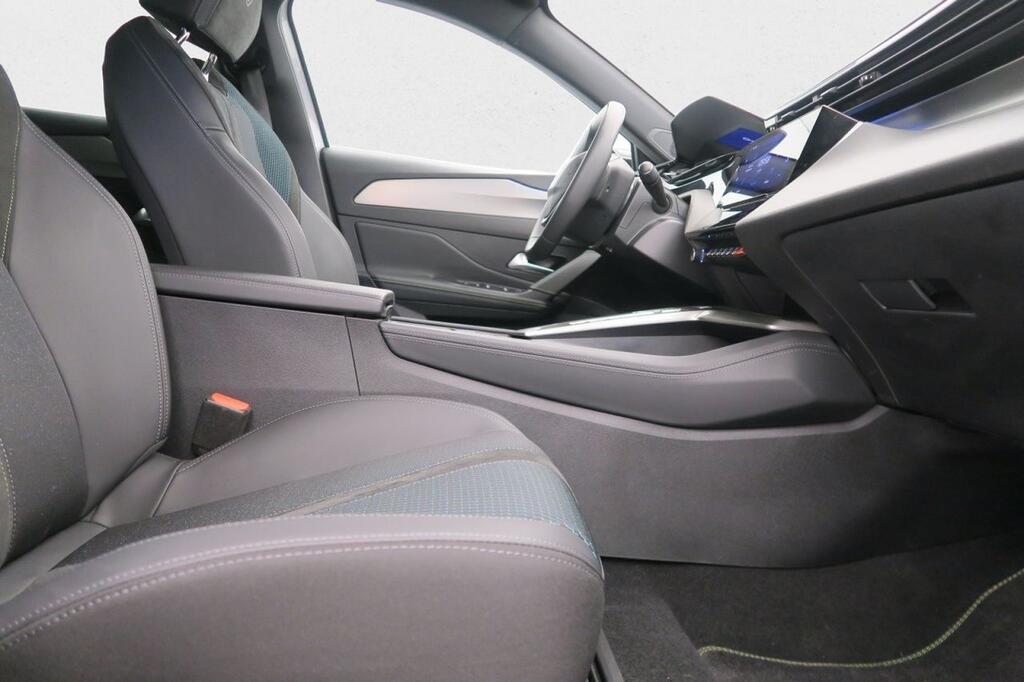 Peugeot 308 5P First Edition Eléctrico 115kW (156CV) Segunda mano