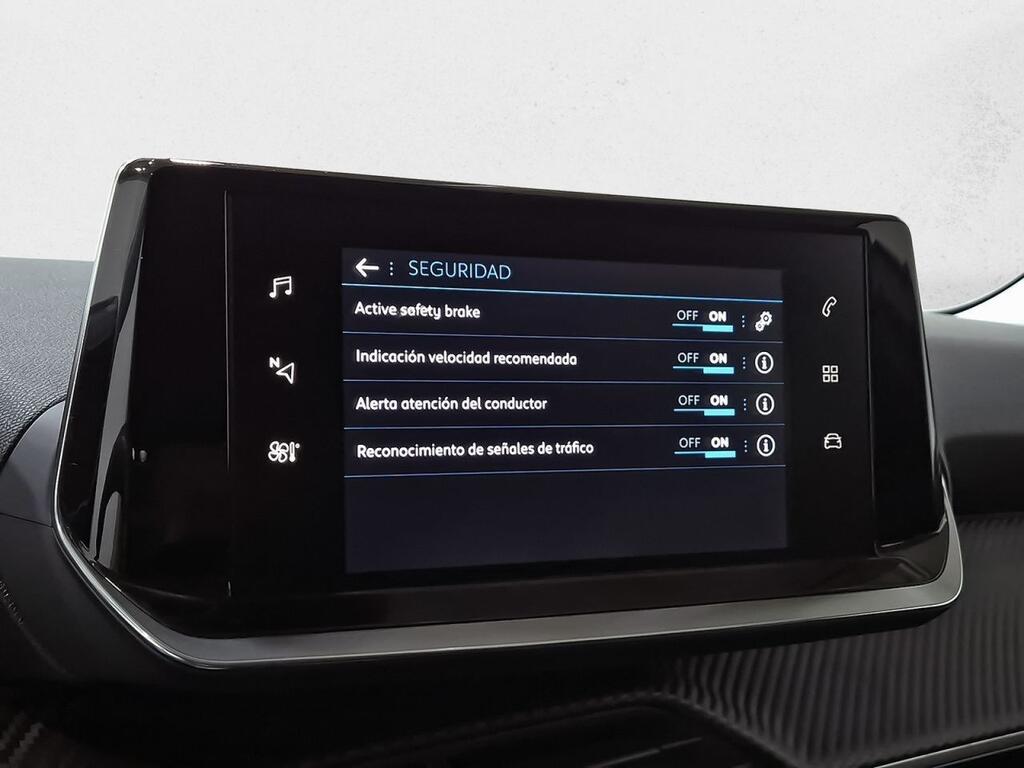 Peugeot 2008 Allure BlueHDI 81kW (110CV) 23