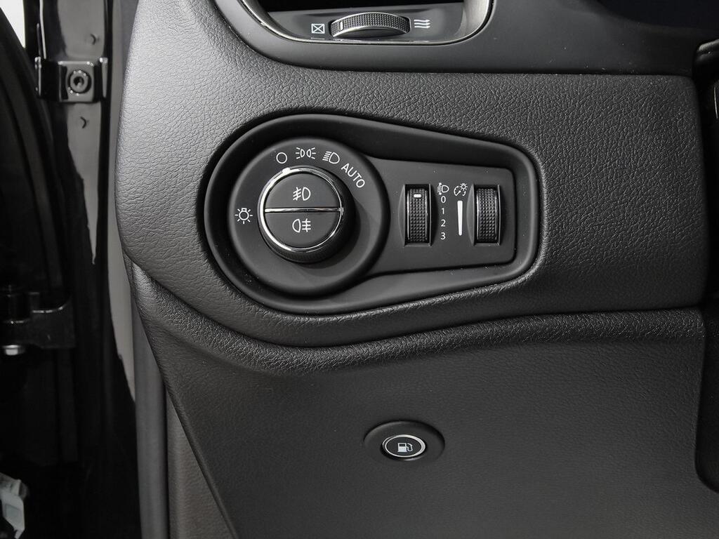 Jeep Renegade 4xe Overland 1.3 PHEV 240hp AT EAWD 14