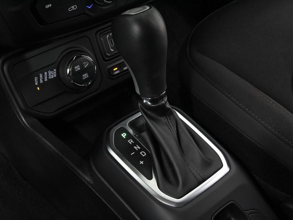 Jeep Renegade 4xe Overland 1.3 PHEV 240hp AT EAWD 38