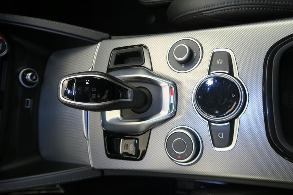 Alfa Romeo Stelvio 2.2 Diésel 154kW (210CV) Veloce Q4 7