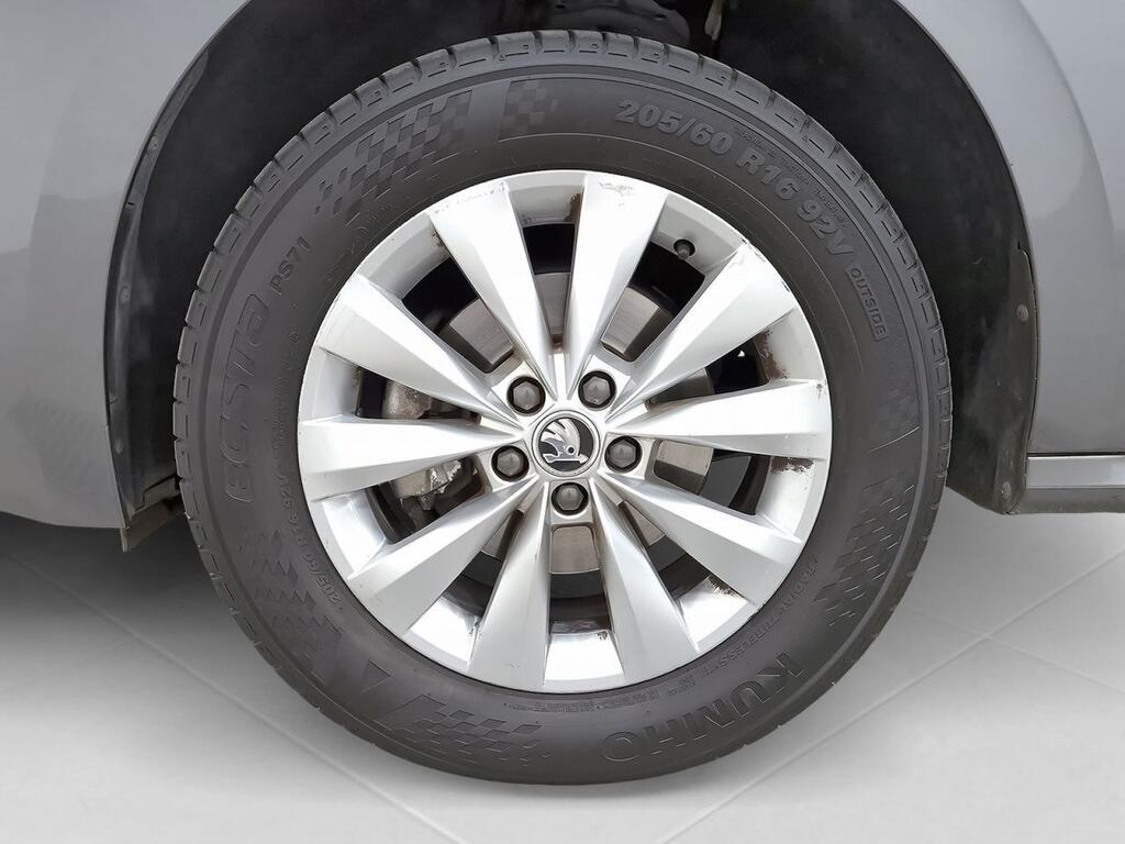 Skoda Kamiq 1.0 TSI 81kW (110CV) DSG Emotion 8