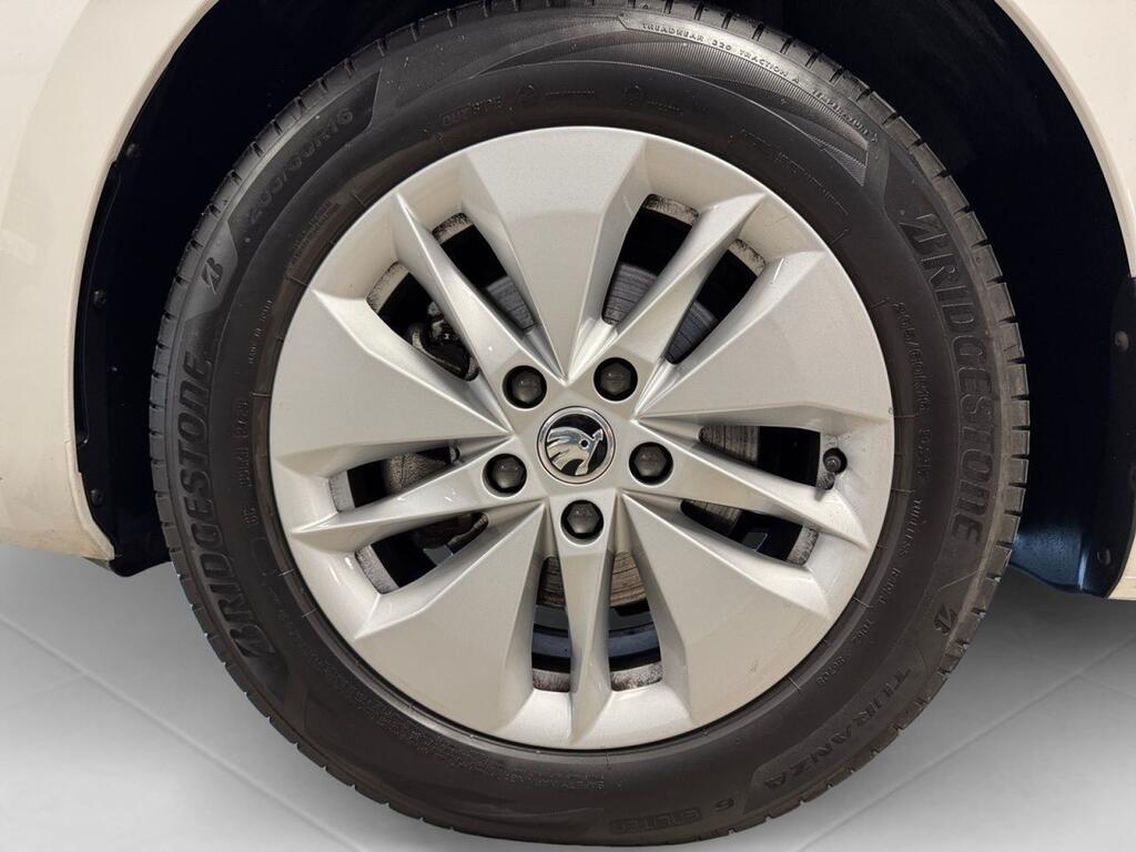 Skoda Octavia Combi 2.0 TDI 110kW DSG Ambition Plus 8