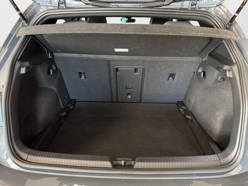Volkswagen Golf R-Line 1.5 TSI 110kW (150CV) 7